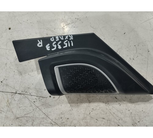 Накладка двери передняя правая с динамиком