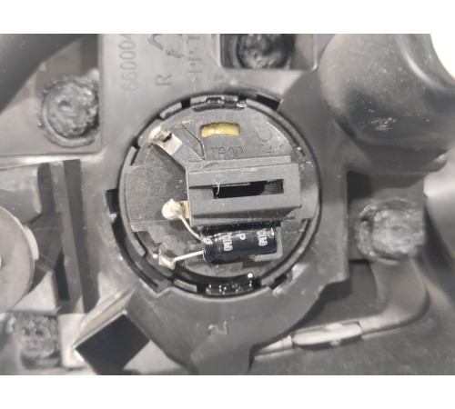 Накладка двери передняя правая с динамиком