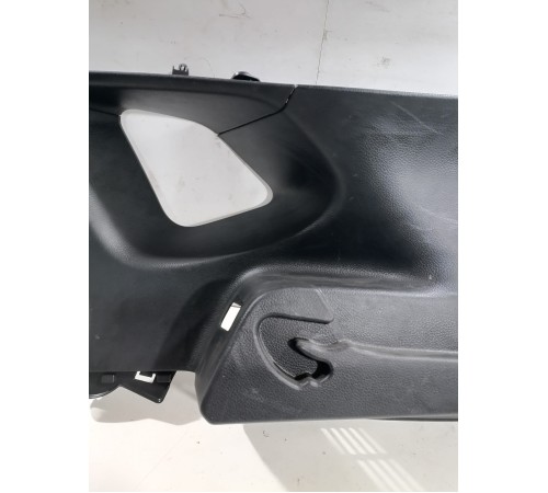 Обшивка задней стойки правая верхняя