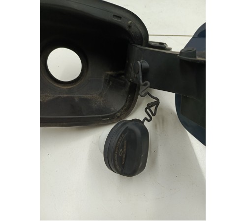 Лючок бензобака в сборе