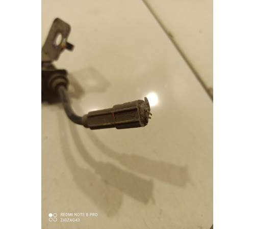 Датчик ABS(передний левый)