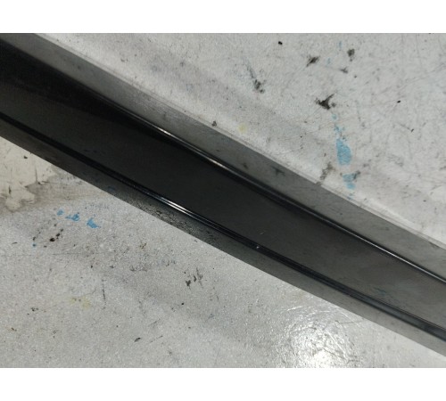 Молдинг кузова правый