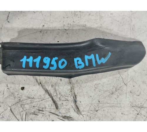 Водосток крышки багажника левый