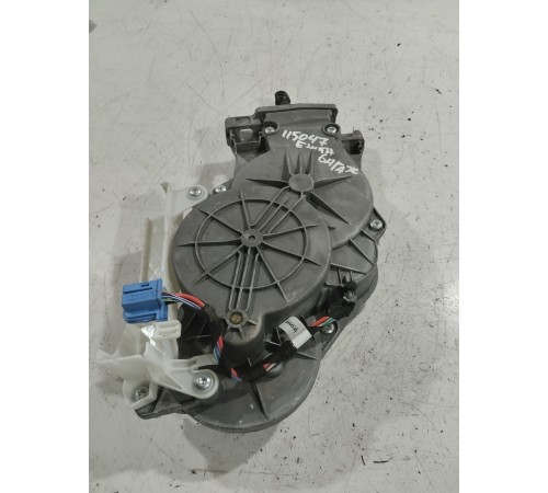 Привод (моторчик) подъема крышки багажника