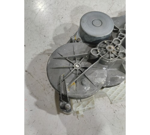 Привод (моторчик) подъема крышки багажника