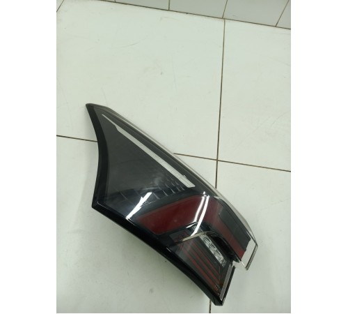 Фонарь задний левый внешний