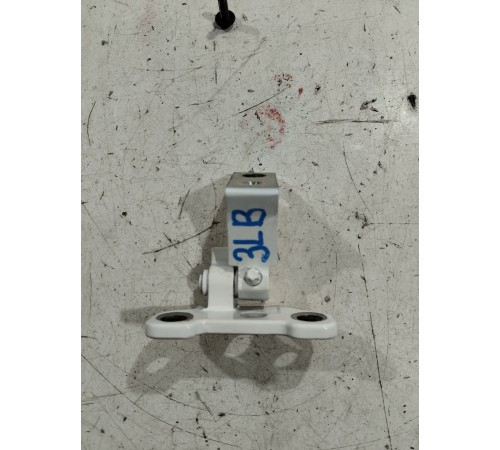 Петля двери(задняя левая верхняя)