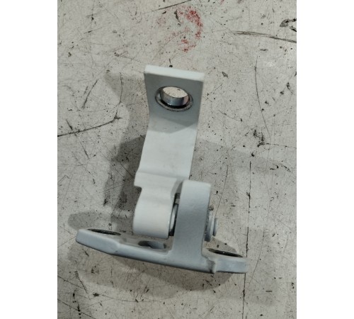 Петля двери(задняя левая верхняя)