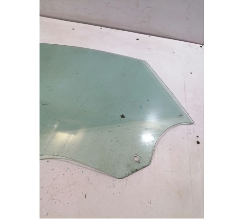 Стекло двери переднее правое