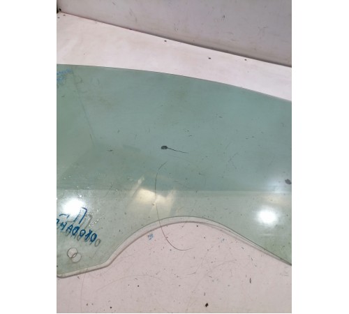 Стекло двери переднее правое