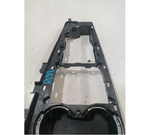 Накладка центральной консоли с подстаканниками