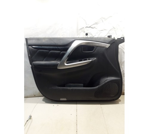 Обшивка двери (передняя, левая)