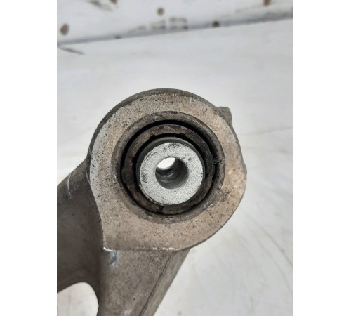 Кулак поворотный(задний левый)