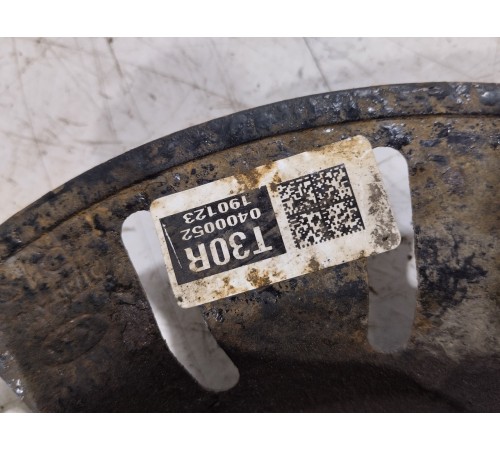 Кулак поворотный передний правый