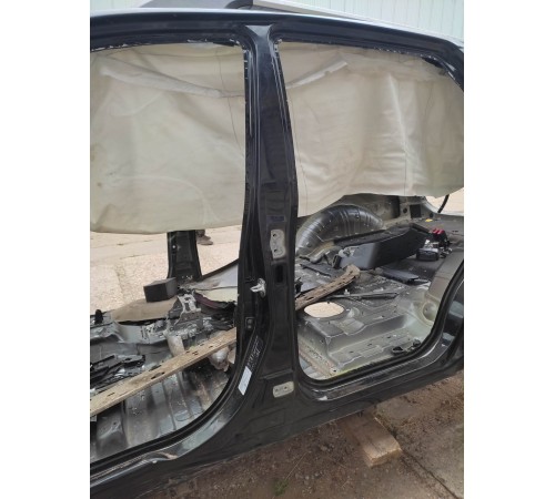 Порог с центральной стойкой (левый)