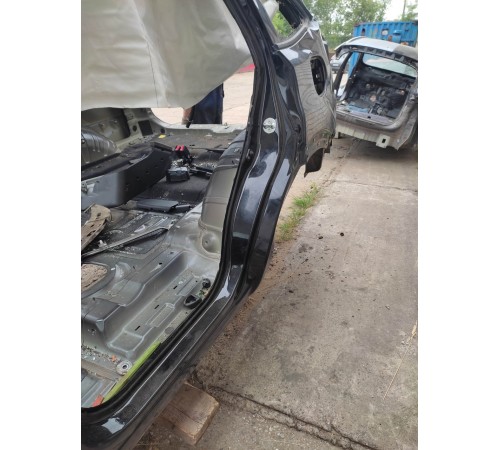 Порог с центральной стойкой (левый)