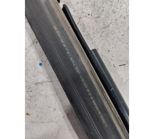 Уплотнитель капота