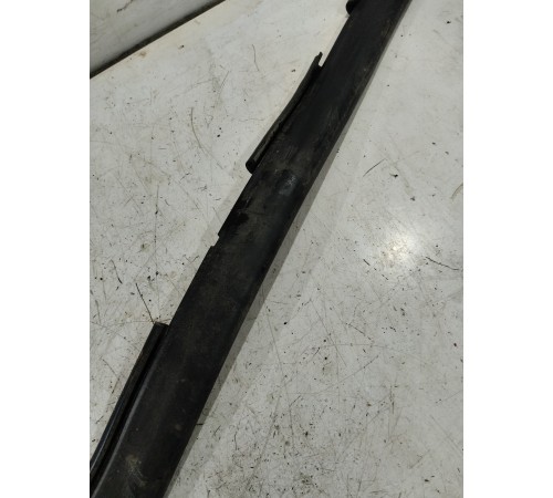 Уплотнитель капота