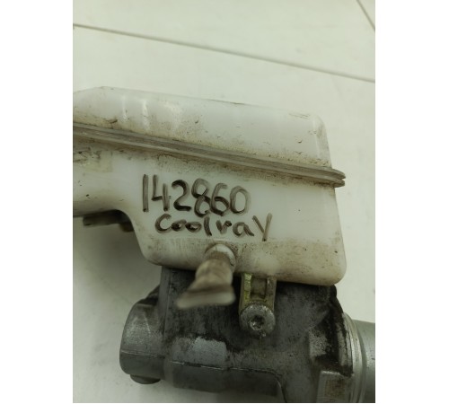 Главный тормозной цилиндр с бачком