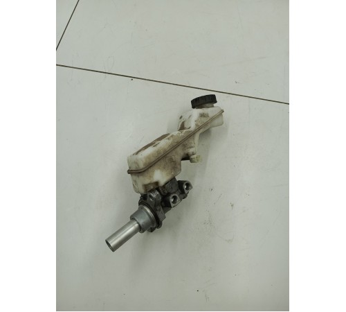 Главный тормозной цилиндр с бачком