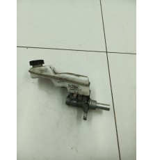 Главный тормозной цилиндр с бачком