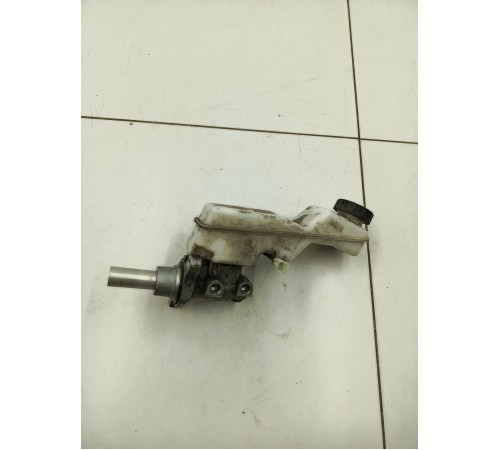 Главный тормозной цилиндр с бачком