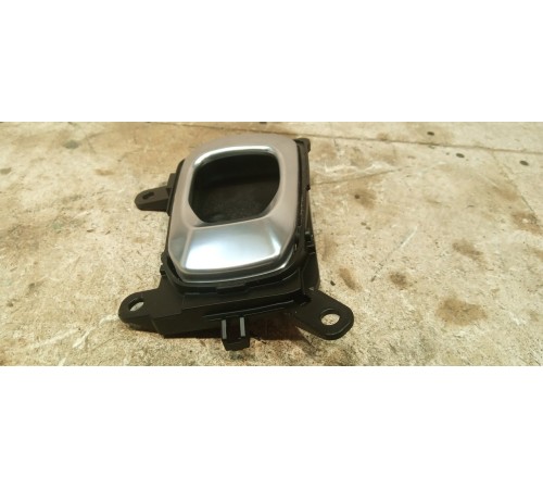 Ручка двери передней левой внутренняя