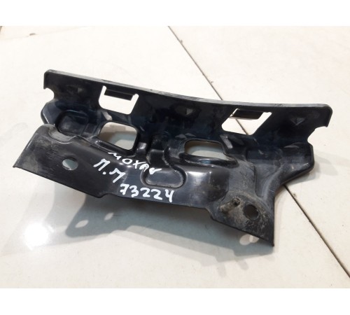 Кронштейн передний правый