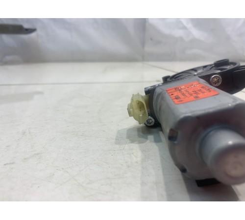 Моторчик стеклоподъемника (задний, правый)