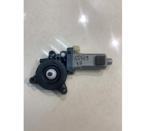 Моторчик стеклоподъемника (задний, правый)