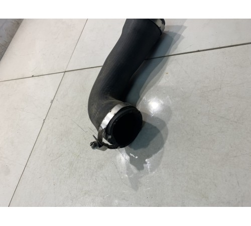 Патрубок системы охлаждения