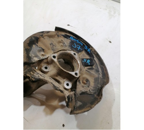 Кулак поворотный задний правый