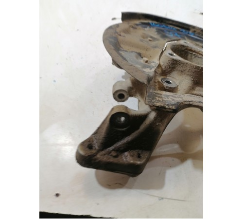 Кулак поворотный задний правый