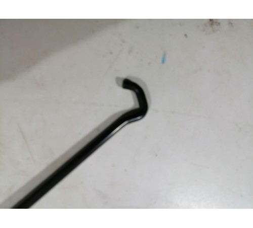 Фиксатор капота