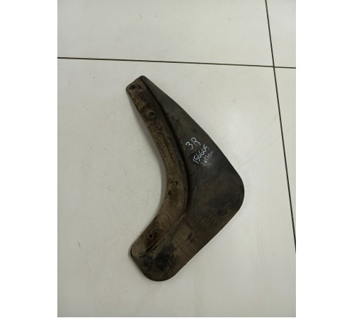 Брызговик задний правый