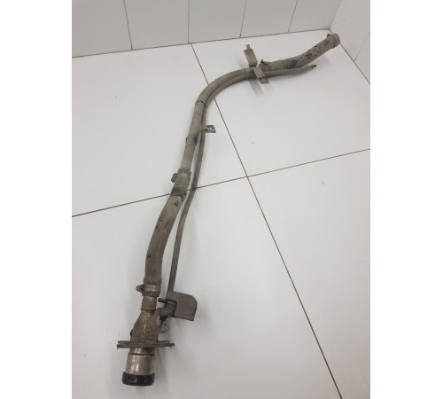 Горловина топливного бака