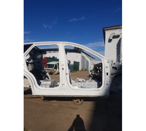 Порог со стойкой правый