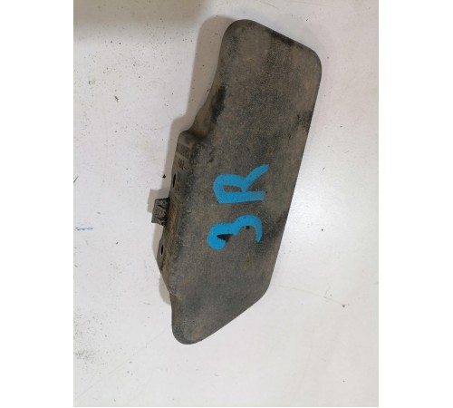 Брызговик маленький задний правый