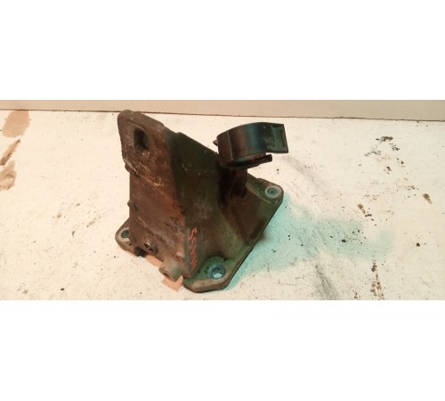 Опора двигателя правая