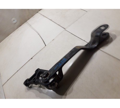 Кронштейн(крепление) тяги стабилизатора к раме