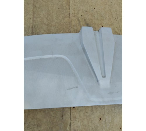 Спойлер крышки багажника