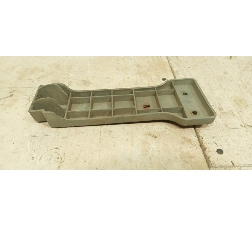 Кронштейн заднего бампера