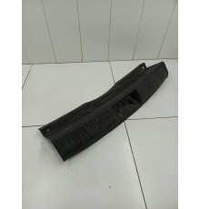 Накладка задней панели замка багажника