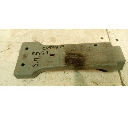 Кронштейн заднего бампера