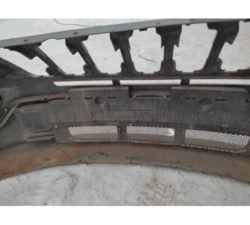 Бампер перед.