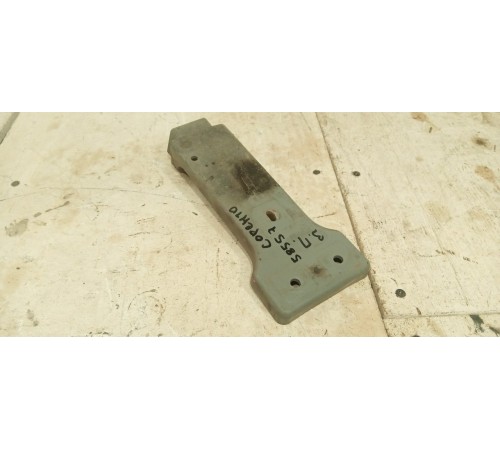 Кронштейн заднего бампера