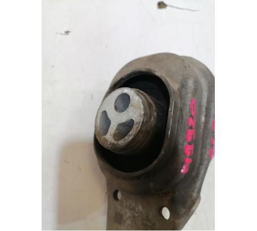 Опора двигателя задняя