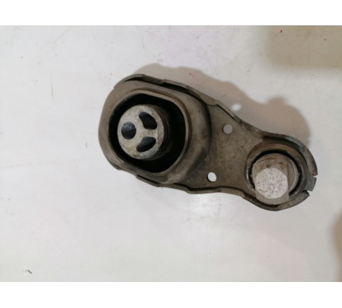 Опора двигателя задняя