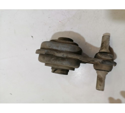 Опора двигателя задняя