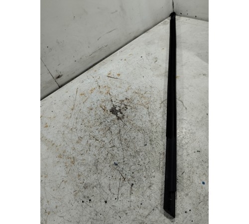 Уплотнитель стекла задний левый внешний